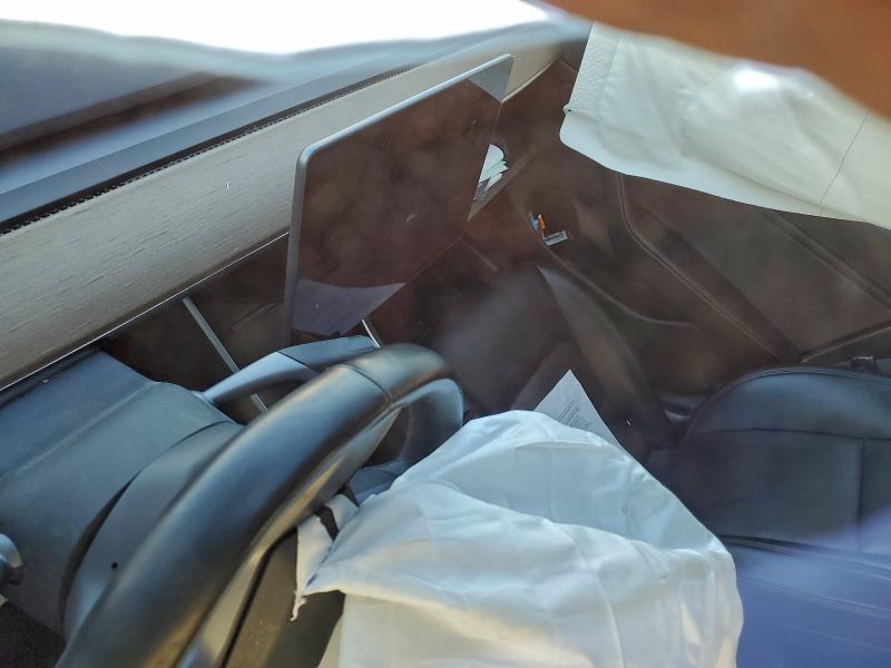 Фото 9 - TESLA MODEL 3