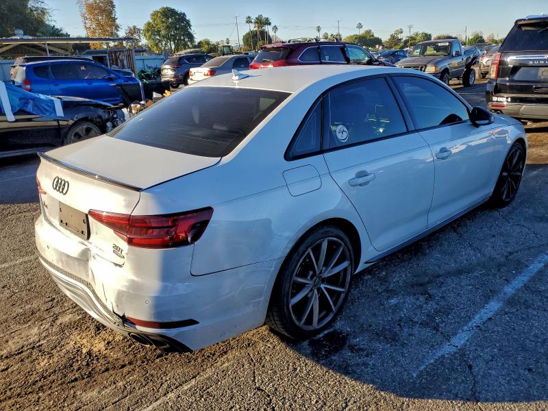 Фото 3 - AUDI A4