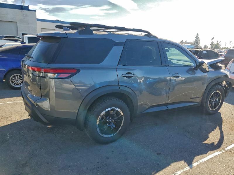 Фото 3 - NISSAN PATHFINDER