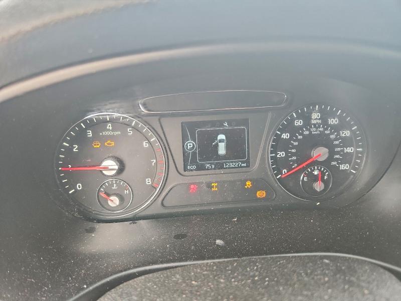 Фото 9 - KIA SORENTO