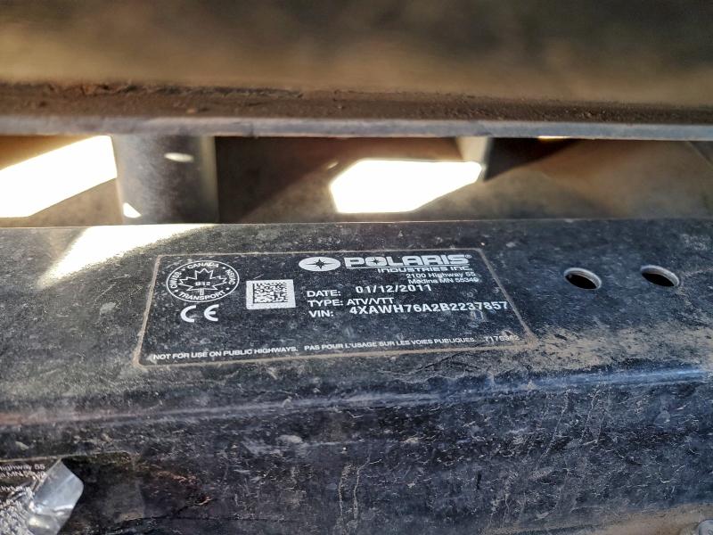 POLARIS SIDEBYSIDE 2011
