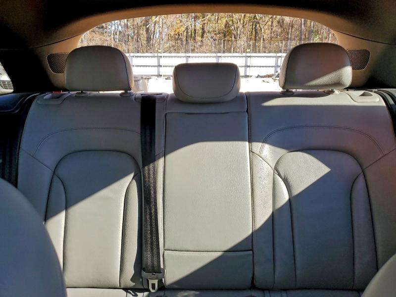 Фото 10 - AUDI Q3