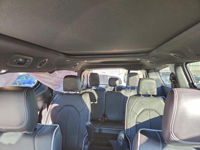 Фото 10 - CHRYSLER PACIFICA