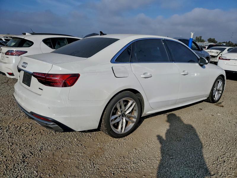 Фото 3 - AUDI A4