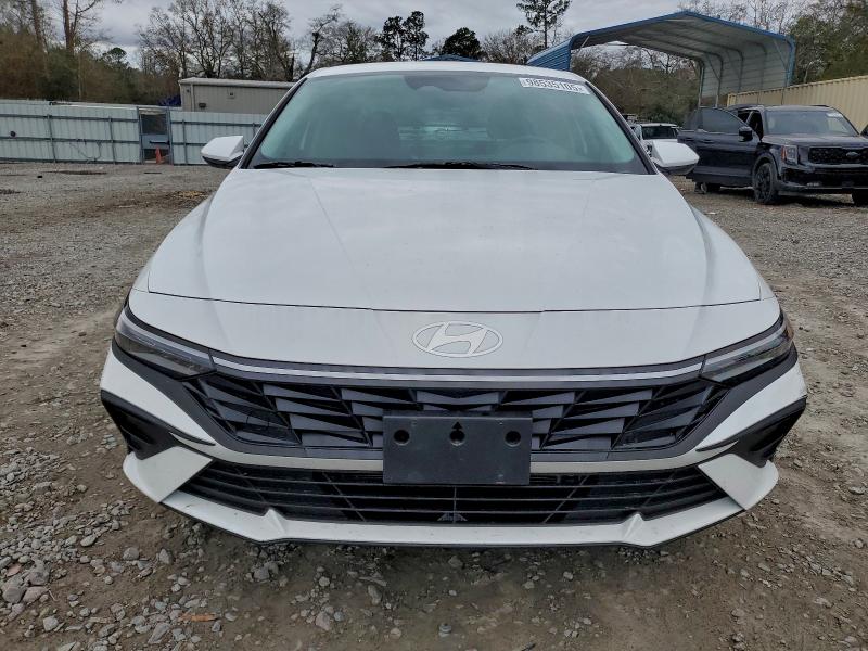 Фото 5 - HYUNDAI ELANTRA