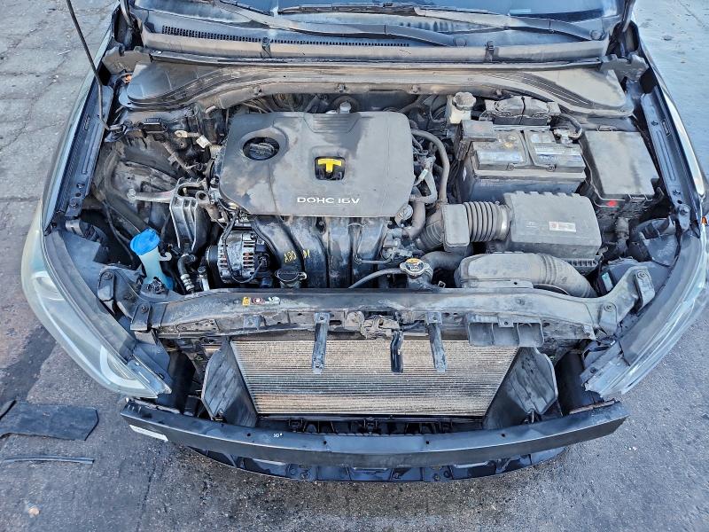 Фото 11 - HYUNDAI ELANTRA