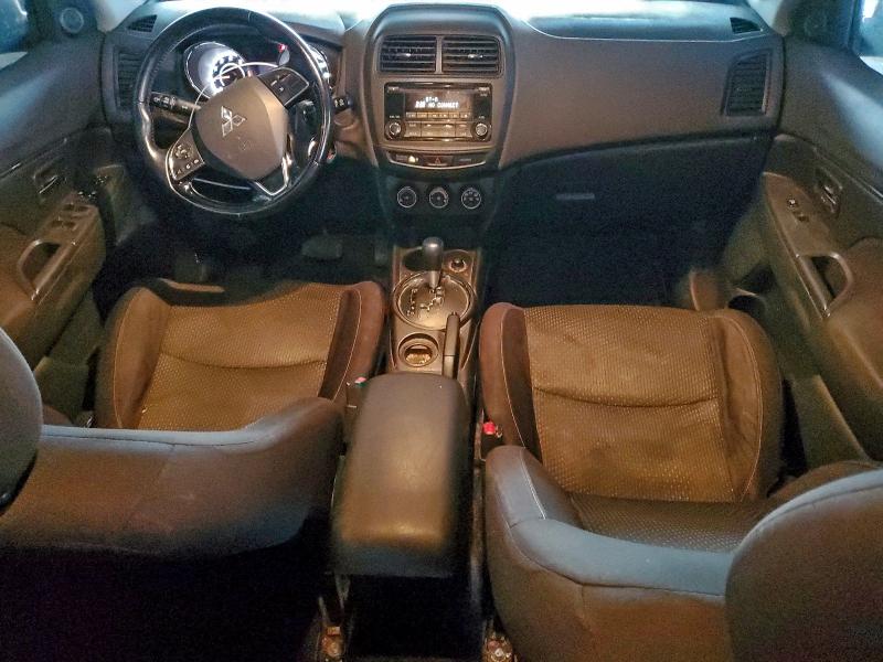 Фото 8 - MITSUBISHI OUTLANDER