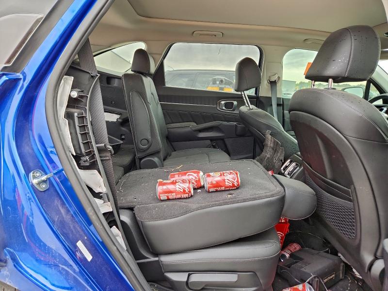 Фото 11 - KIA SORENTO