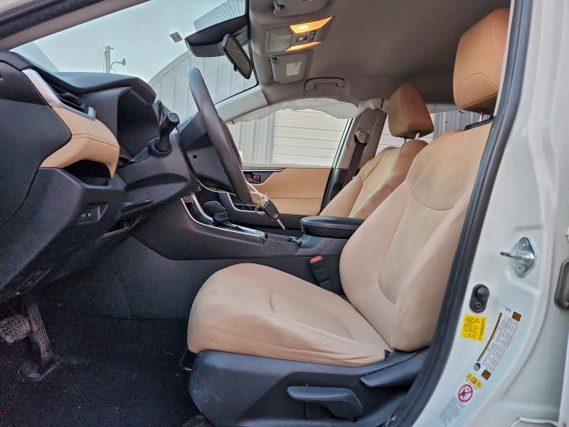 Фото 7 - TOYOTA RAV4