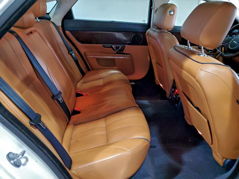 Фото 10 - JAGUAR XJ