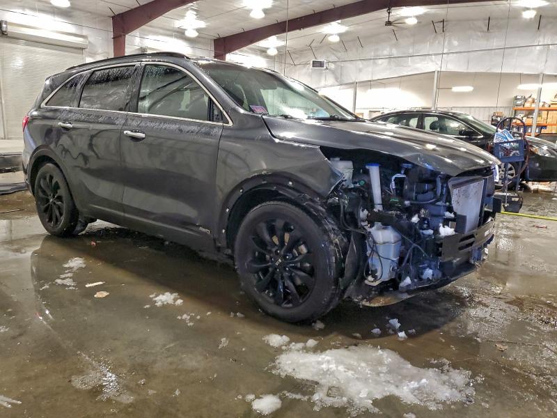 Фото 4 - KIA SORENTO