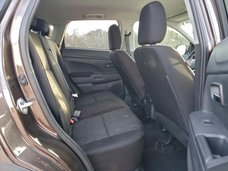 Фото 10 - MITSUBISHI OUTLANDER