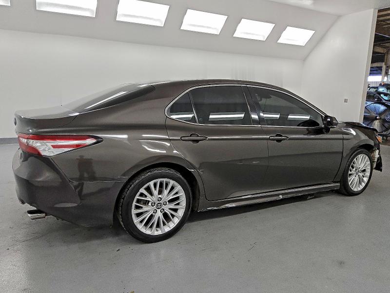 Фото 3 - TOYOTA CAMRY