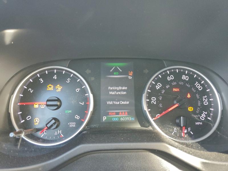 Фото 9 - TOYOTA RAV4