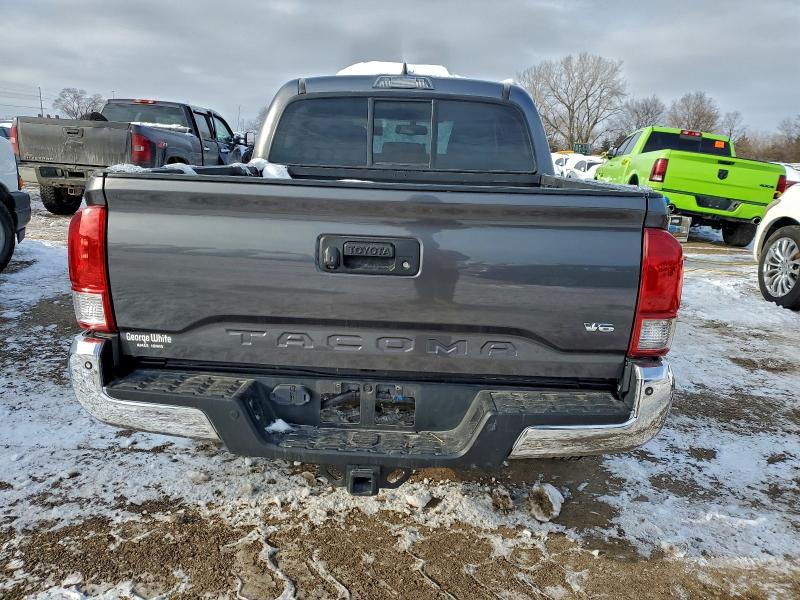 Фото 6 - TOYOTA TACOMA