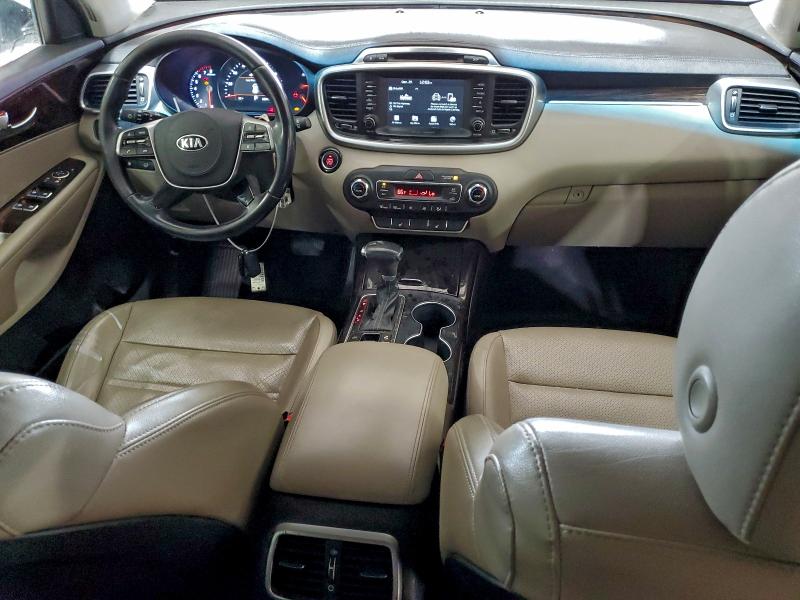 Фото 8 - KIA SORENTO