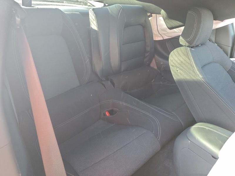 Фото 10 - FORD MUSTANG