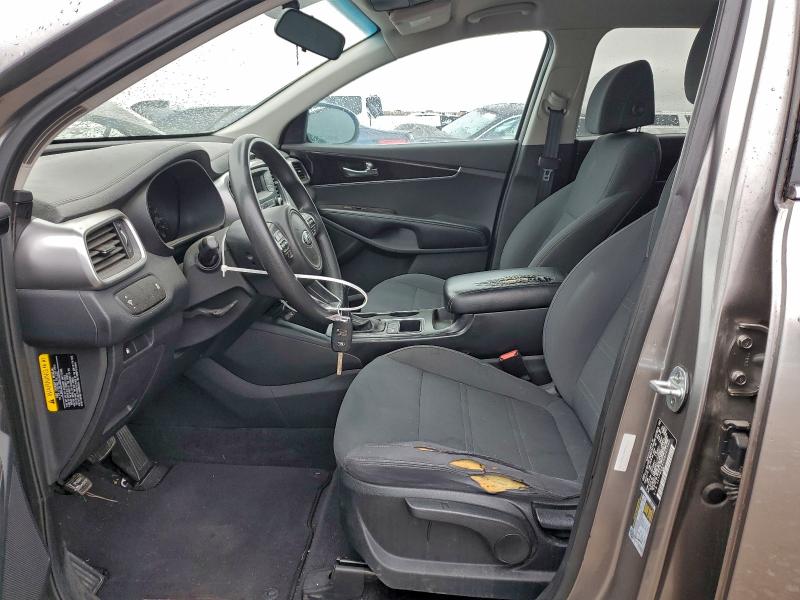 Фото 7 - KIA SORENTO