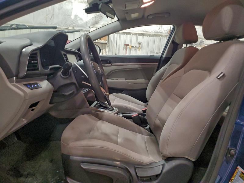 Фото 7 - HYUNDAI ELANTRA