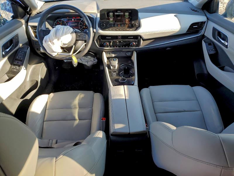 Фото 8 - NISSAN ROGUE