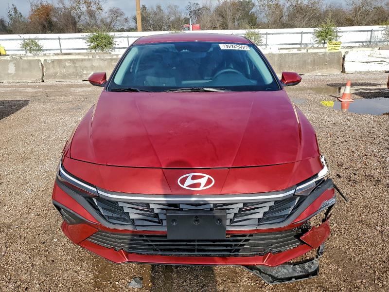 Фото 5 - HYUNDAI ELANTRA