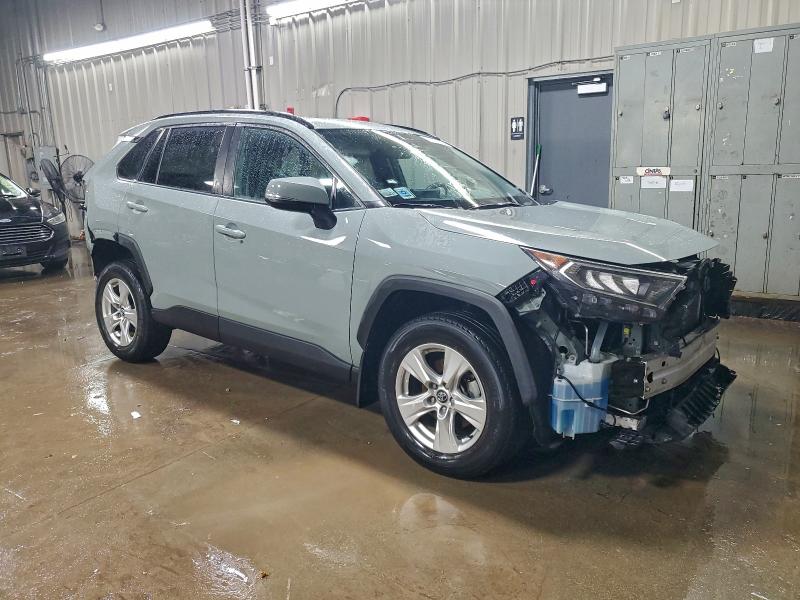 Фото 4 - TOYOTA RAV4