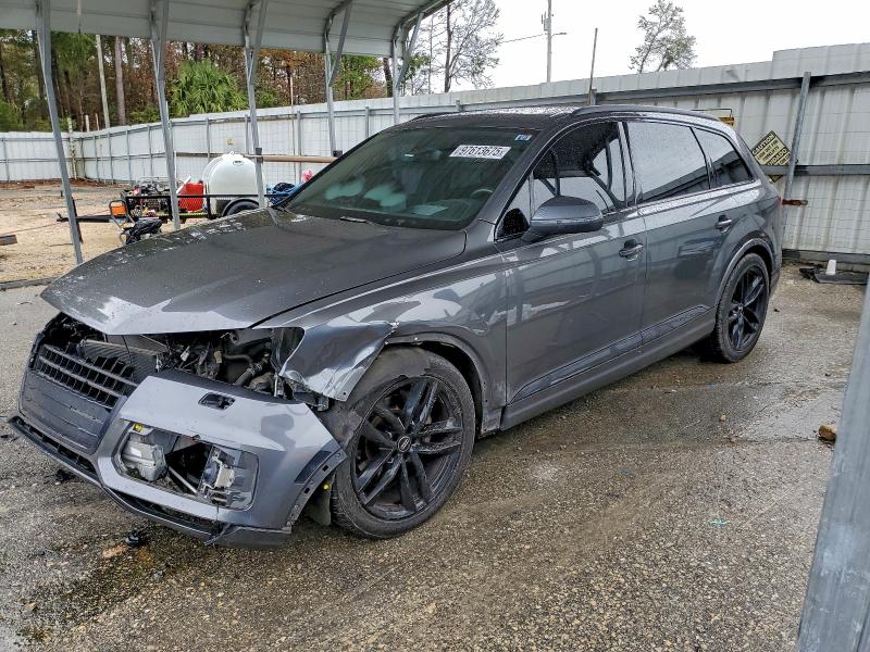 Фото 1 - AUDI Q7