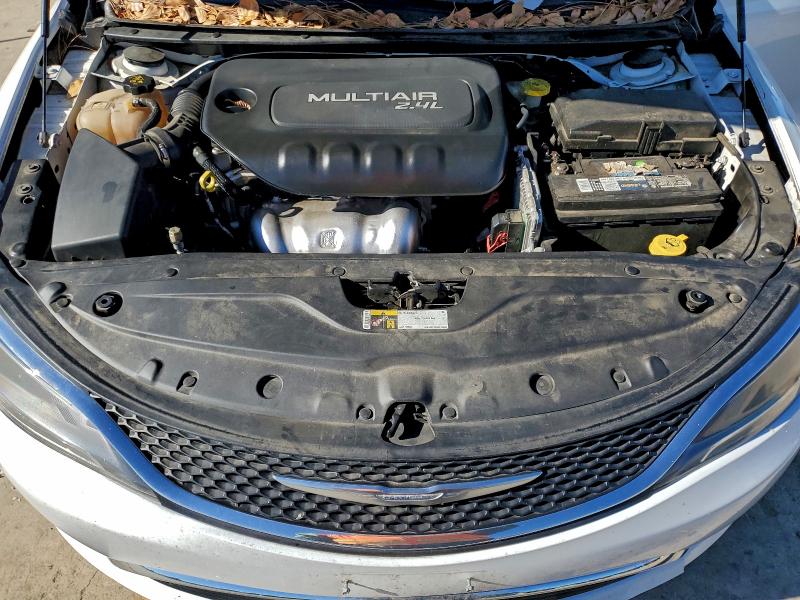 Фото 11 - CHRYSLER 200