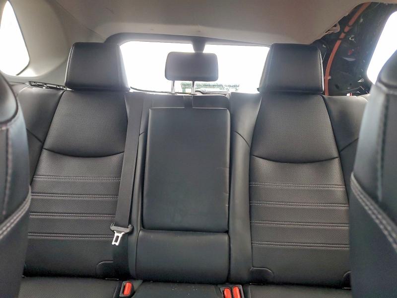 Фото 10 - TOYOTA RAV4