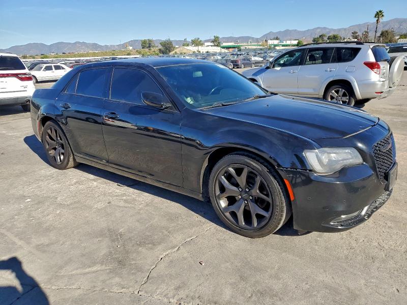 Фото 4 - CHRYSLER 300