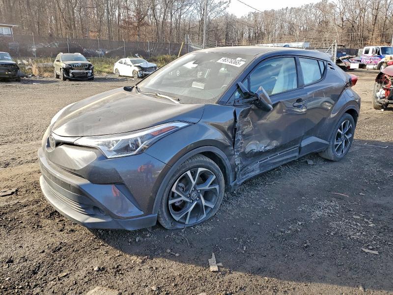 Фото 1 - TOYOTA C-HR