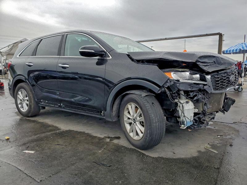 Фото 4 - KIA SORENTO