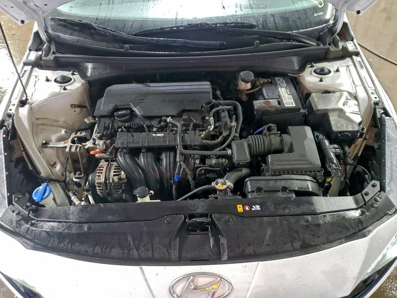 Фото 11 - HYUNDAI ELANTRA