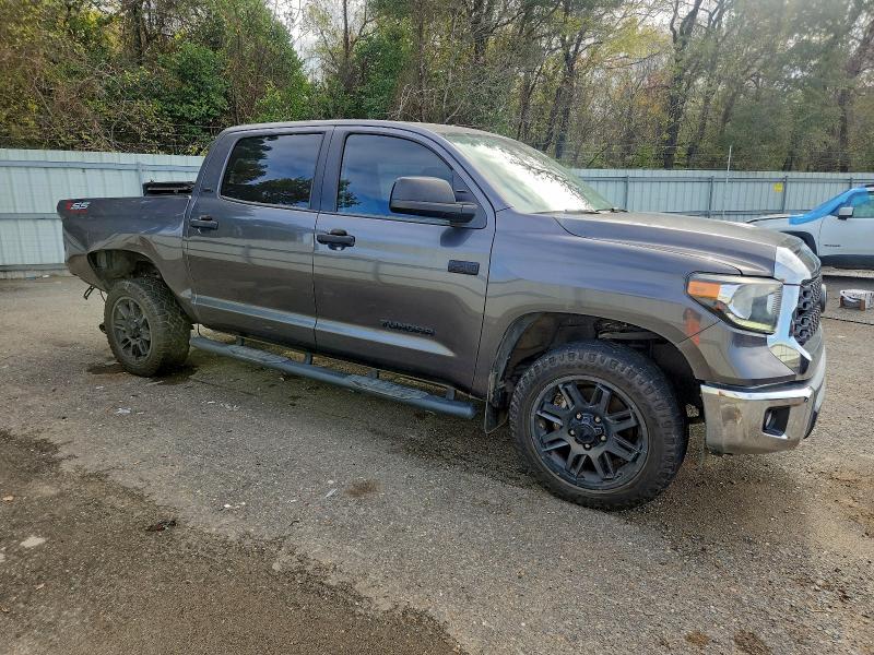 Фото 4 - TOYOTA TUNDRA