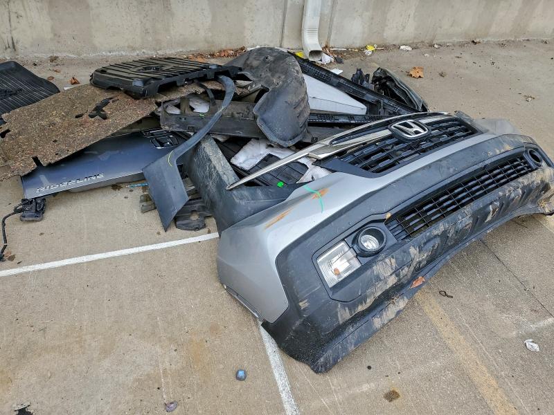 Фото 12 - HONDA RIDGELINE