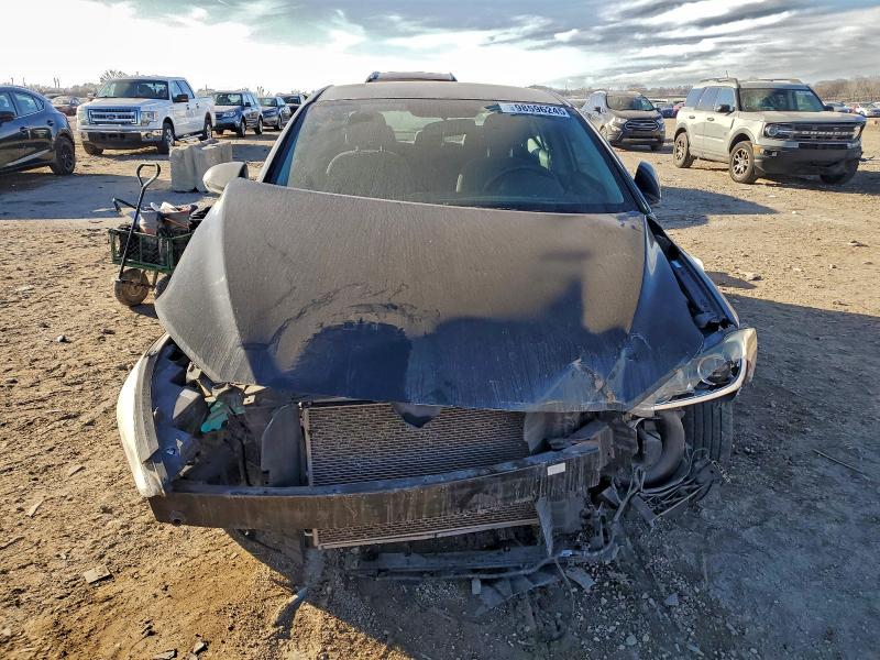 Фото 5 - HYUNDAI ELANTRA