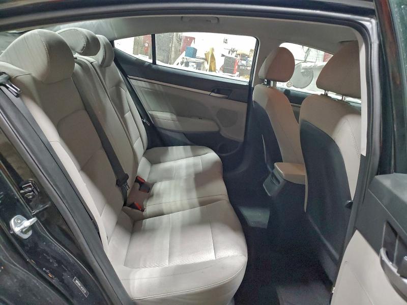 Фото 10 - HYUNDAI ELANTRA