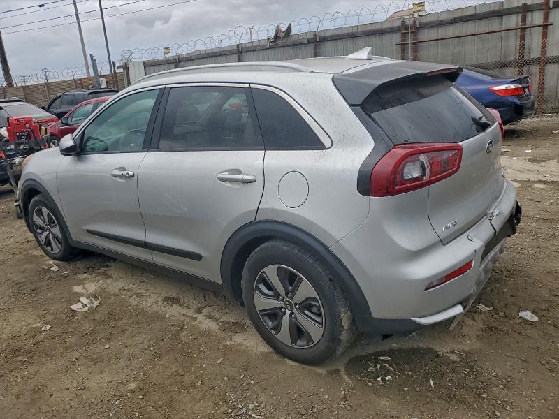 Фото 2 - KIA NIRO