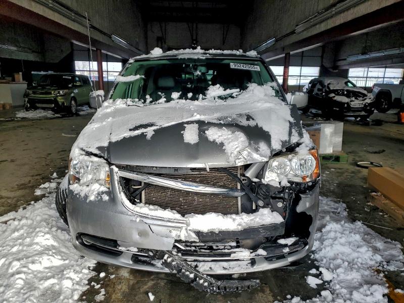 Фото 5 - CHRYSLER MINIVAN