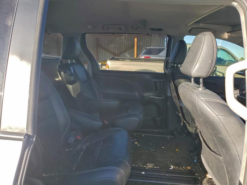 Фото 11 - TOYOTA SIENNA