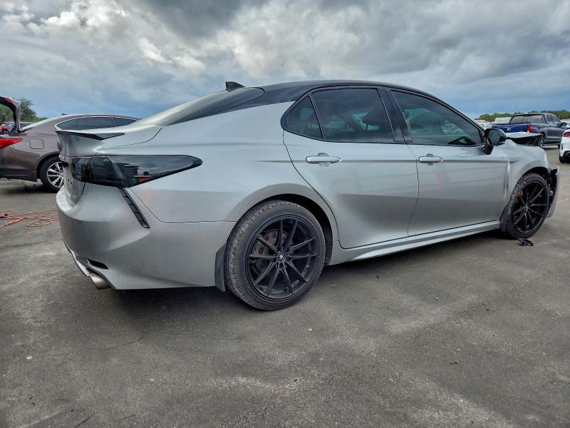 Фото 3 - TOYOTA CAMRY