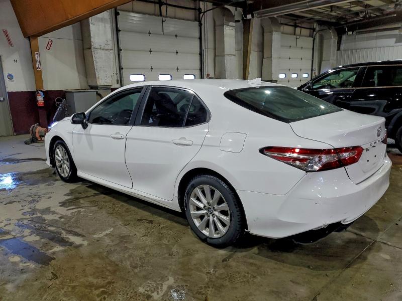 Фото 2 - TOYOTA CAMRY