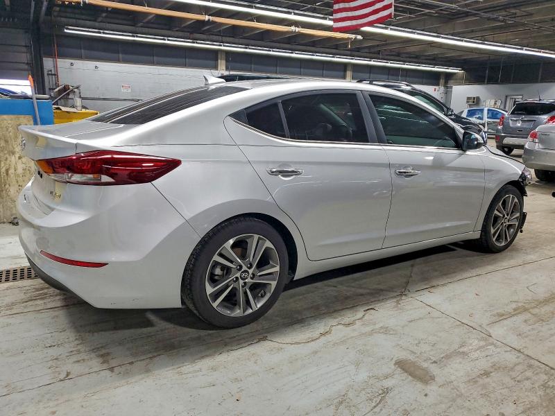 Фото 3 - HYUNDAI ELANTRA