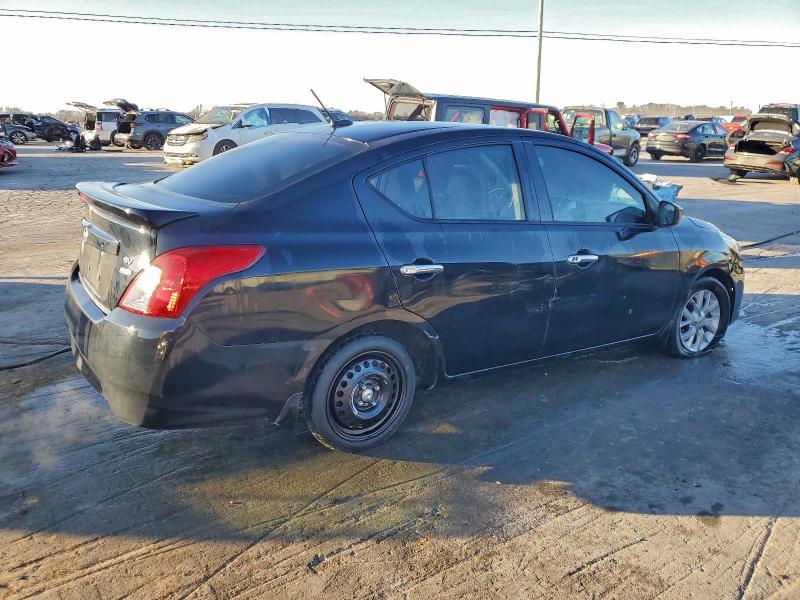 Фото 3 - NISSAN VERSA