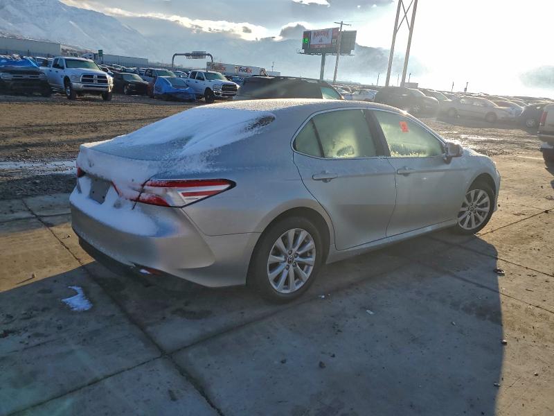 Фото 3 - TOYOTA CAMRY