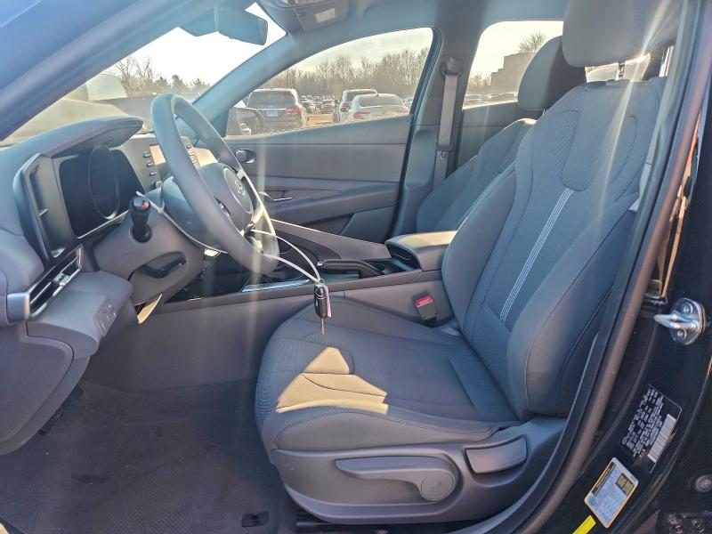 Фото 7 - HYUNDAI ELANTRA