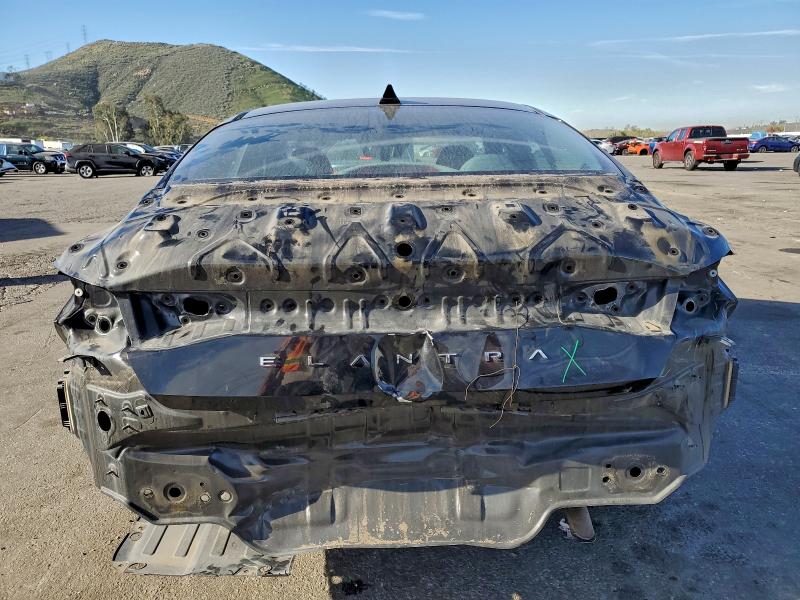 Фото 6 - HYUNDAI ELANTRA