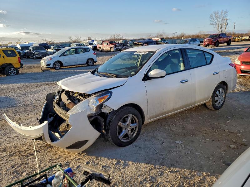 Фото 1 - NISSAN VERSA