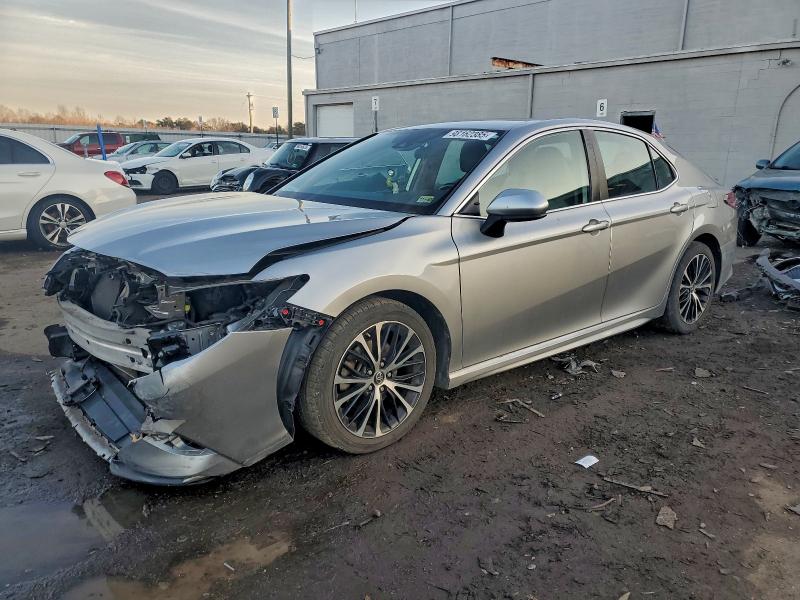 Фото 1 - TOYOTA CAMRY