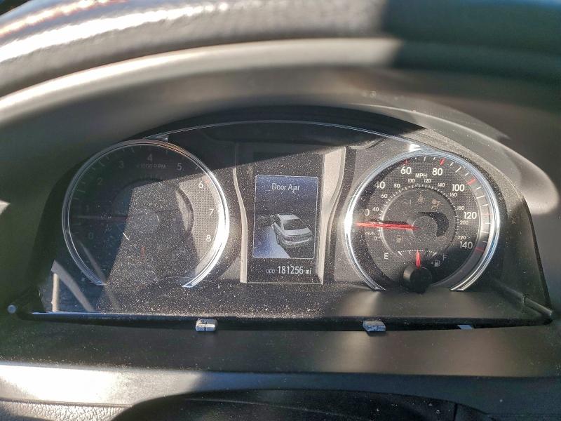 Фото 9 - TOYOTA CAMRY